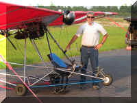 RodneyStandClose.JPG (586675 bytes)